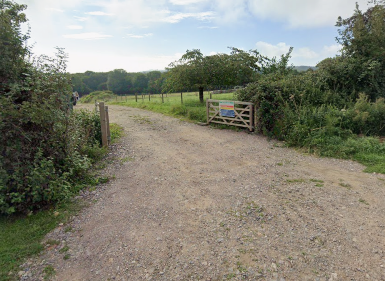 Entrance Parking 768x562